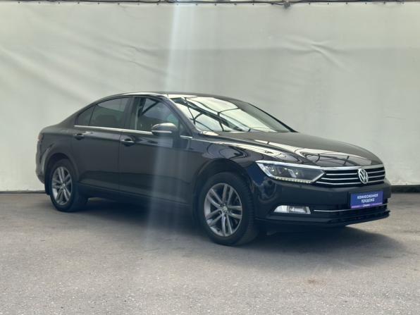 Volkswagen Passat B8 с пробегом 2016 года, цена 1 300 000 рублей, 354436 км, седан, Автокод Объявления