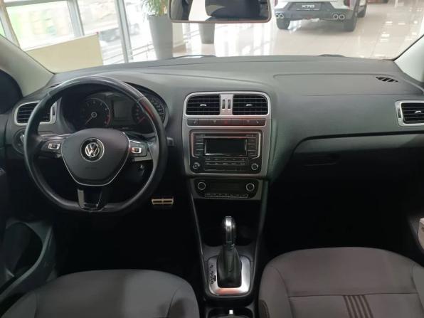 Volkswagen Polo V Рестайлинг с пробегом 2016 года, цена 1 120 000 рублей, 132000 км, седан, Автокод Объявления