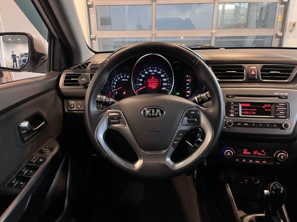 Kia Rio III Рестайлинг с пробегом 2016 года, цена 940 000 рублей, 255627 км, седан, Автокод Объявления