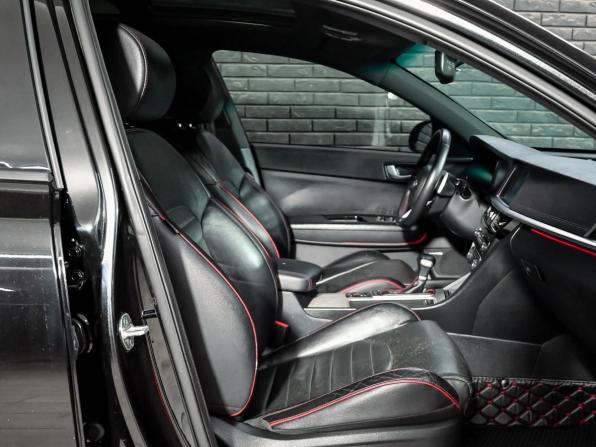 Kia Optima IV Рестайлинг с пробегом 2018 года, цена 1 750 000 рублей, 183761 км, седан, Автокод Объявления