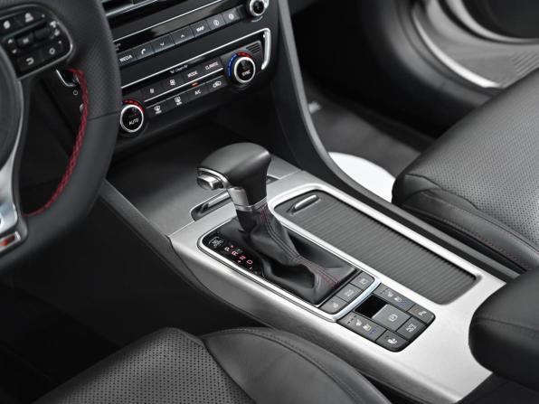 Kia Optima IV с пробегом 2016 года, цена 1 599 000 рублей, 215000 км, седан, Автокод Объявления