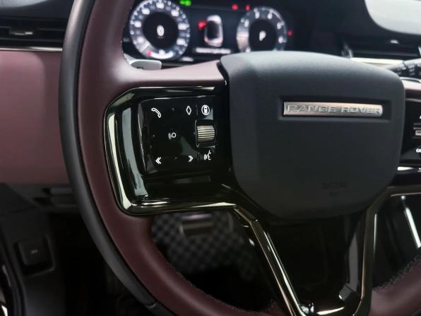 Land Rover Range Rover Evoque II Рестайлинг с пробегом 2025 года, цена 5 399 000 рублей, 3060 км, внедорожник, Автокод Объявления