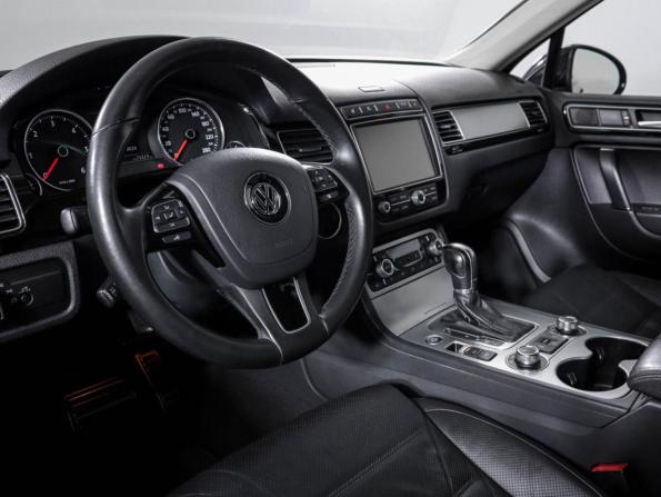 Volkswagen Touareg II Рестайлинг с пробегом 2017 года, цена 4 050 000 рублей, 71150 км, внедорожник, Автокод Объявления