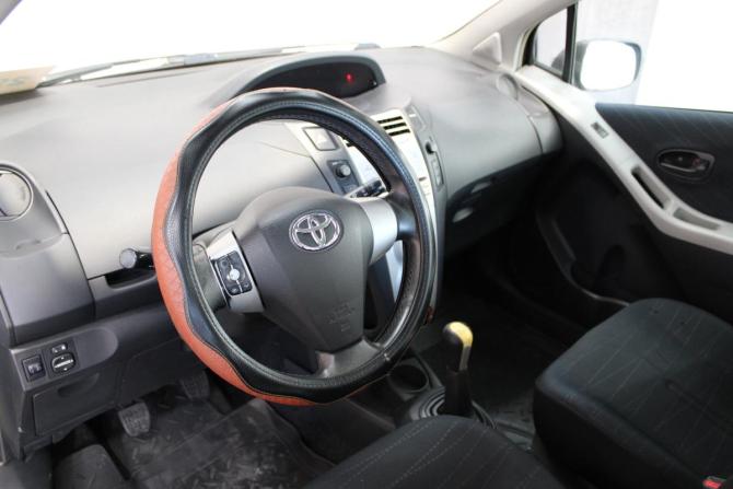 Toyota Yaris II с пробегом 2007 года, цена 453 000 рублей, 227550 км, хэтчбек, Автокод Объявления