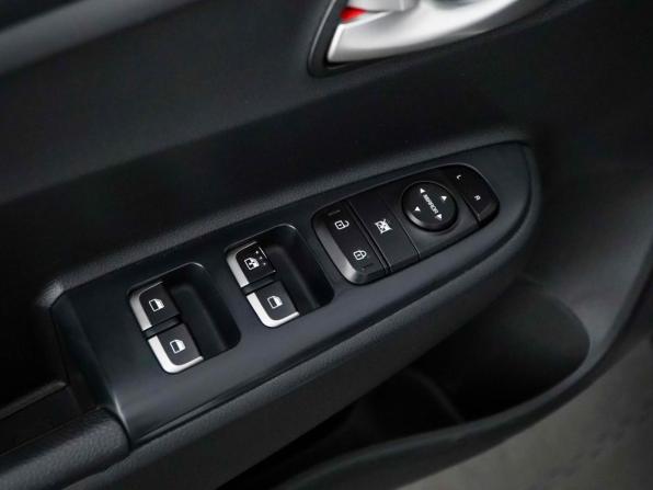 Kia Rio IV Рестайлинг с пробегом 2021 года, цена 1 867 900 рублей, 100653 км, хэтчбек, Автокод Объявления
