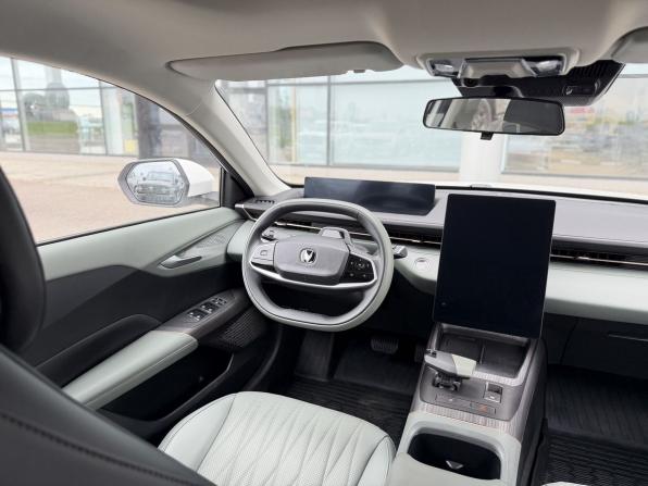 Changan Lamore с пробегом 2023 года, цена 1 825 000 рублей, 21575 км, седан, Автокод Объявления