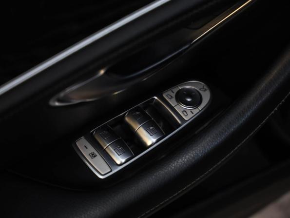Mercedes-Benz E-Класс V (W213 S213 C238) Рестайлинг с пробегом 2021 года, цена 3 399 000 рублей, 142794 км, седан, Автокод Объявления