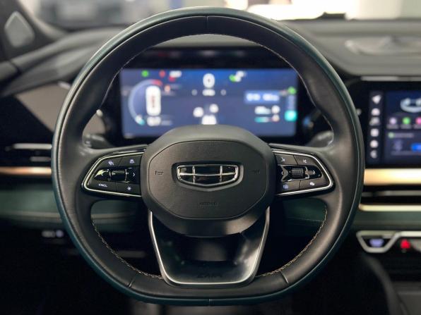 Geely Monjaro I с пробегом 2023 года, цена 2 999 000 рублей, 68000 км, внедорожник, Автокод Объявления