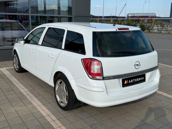 Opel Astra H Рестайлинг с пробегом 2011 года, цена 670 000 рублей, 278743 км, седан, Автокод Объявления