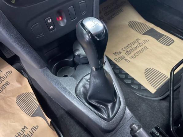 Renault Sandero II Рестайлинг с пробегом 2019 года, цена 989 000 рублей, 132483 км, хэтчбек, Автокод Объявления
