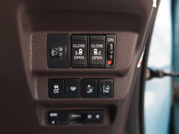 Honda Freed II с пробегом 2017 года, цена 1 380 000 рублей, 106120 км, компактвэн, Автокод Объявления