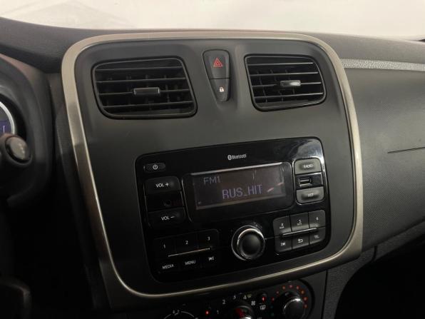 Renault Sandero II с пробегом 2015 года, цена 699 000 рублей, 104387 км, хэтчбек, Автокод Объявления