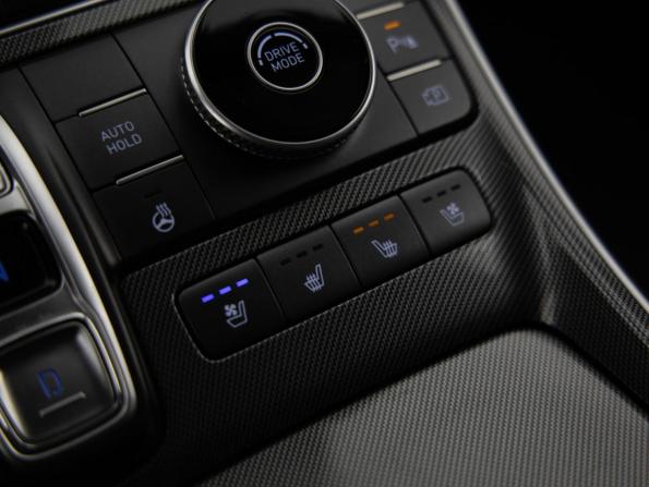 Hyundai Santa Fe IV Рестайлинг с пробегом 2021 года, цена 3 799 000 рублей, 54490 км, внедорожник, Автокод Объявления