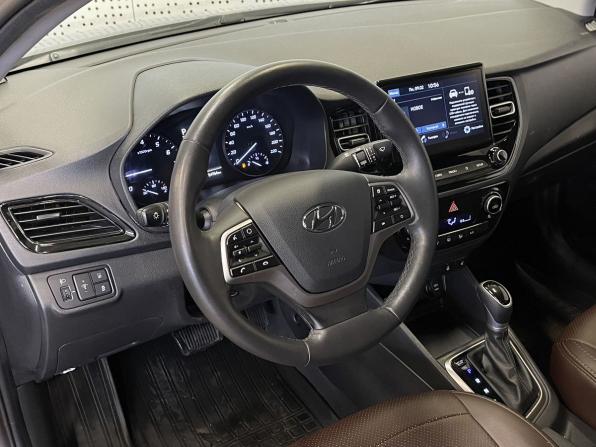 Hyundai Solaris II Рестайлинг с пробегом 2021 года, цена 865 000 рублей, 53186 км, седан, Автокод Объявления