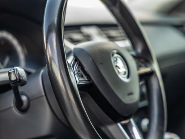 Skoda Octavia III (A7) Рестайлинг с пробегом 2018 года, цена 2 098 000 рублей, 104227 км, лифтбек, Автокод Объявления