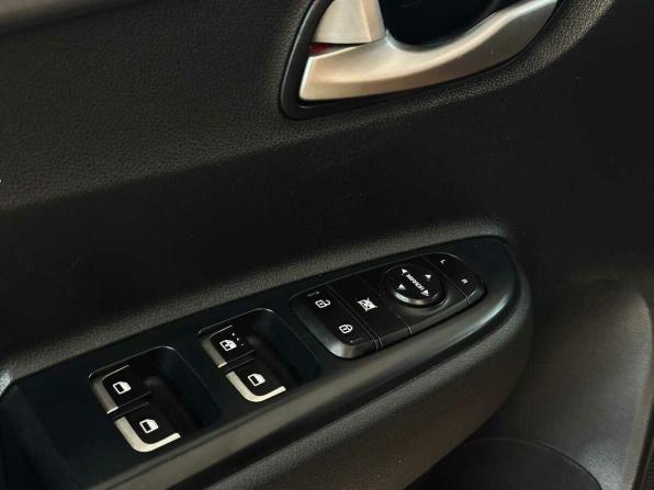 Kia Rio IV с пробегом 2018 года, цена 980 000 рублей, 180787 км, седан, Автокод Объявления