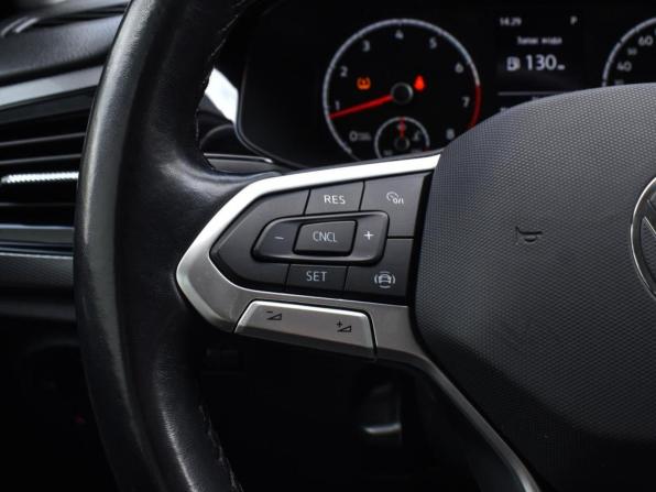 Volkswagen Polo VI с пробегом 2021 года, цена 1 730 000 рублей, 48357 км, лифтбек, Автокод Объявления