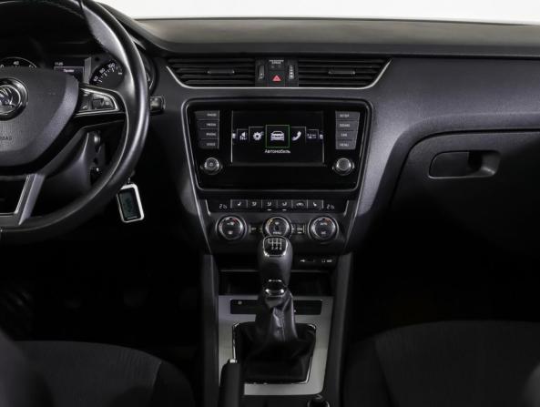 Skoda Octavia III (A7) с пробегом 2016 года, цена 1 390 000 рублей, 136705 км, лифтбек, Автокод Объявления