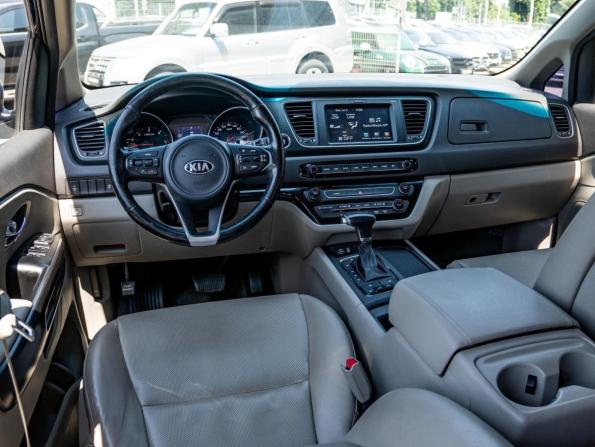 Kia Carnival III с пробегом 2017 года, цена 2 550 000 рублей, 131413 км, минивэн, Автокод Объявления