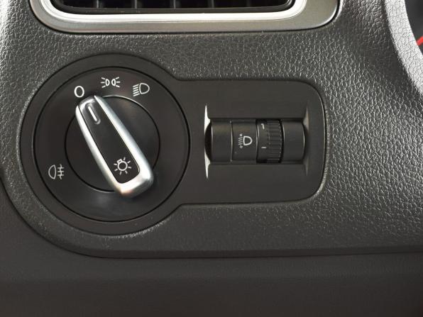 Volkswagen Polo V Рестайлинг с пробегом 2016 года, цена 1 072 999 рублей, 146498 км, седан, Автокод Объявления
