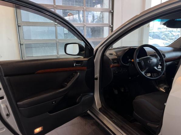 Toyota Avensis II Рестайлинг с пробегом 2008 года, цена 680 000 рублей, 392679 км, седан, Автокод Объявления
