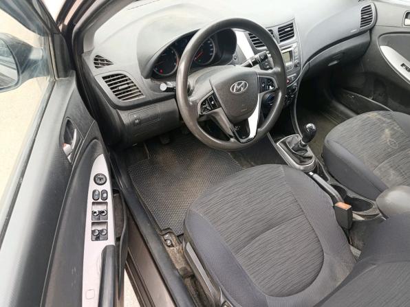 Hyundai Solaris I Рестайлинг с пробегом 2016 года, цена 849 000 рублей, 120000 км, седан, Автокод Объявления