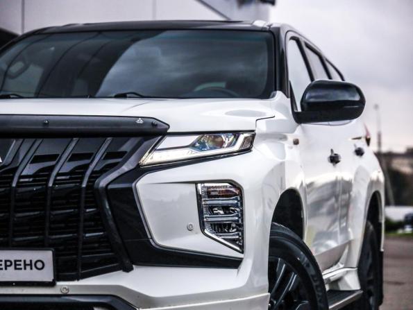 Mitsubishi Montero Sport III Рестайлинг с пробегом 2022 года, цена 4 199 000 рублей, 55400 км, внедорожник, Автокод Объявления