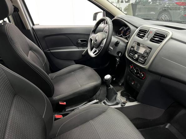 Renault Logan II Рестайлинг с пробегом 2022 года, цена 1 070 000 рублей, 66208 км, седан, Автокод Объявления