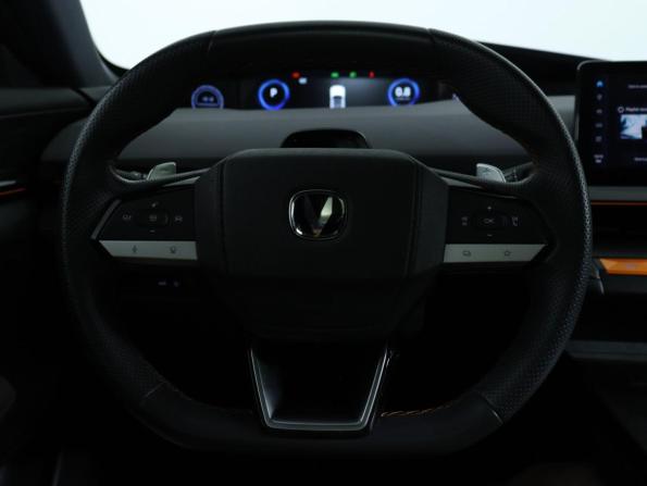 Changan UNI-V I с пробегом 2023 года, цена 2 050 000 рублей, 35315 км, лифтбек, Автокод Объявления