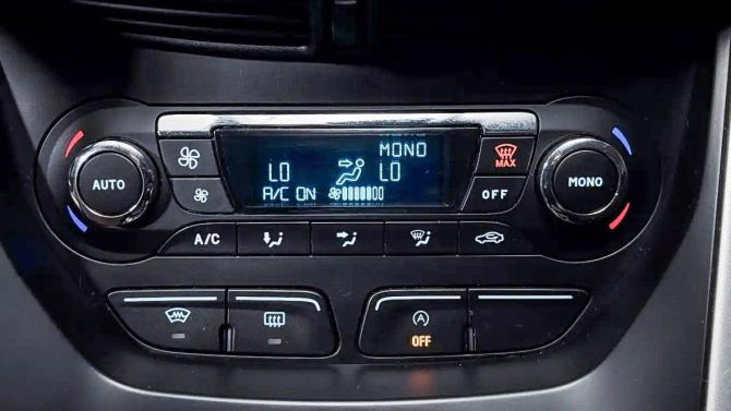 Ford C-MAX II с пробегом 2011 года, цена 700 000 рублей, 111324 км, минивэн, Автокод Объявления