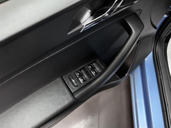 Skoda Rapid I с пробегом 2014 года, цена 1 090 000 рублей, 140776 км, лифтбек, Автокод Объявления