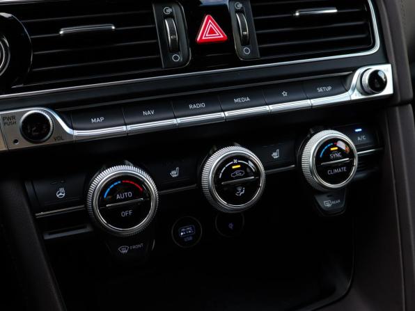 Genesis G70 I Рестайлинг с пробегом 2022 года, цена 3 497 000 рублей, 46700 км, седан, Автокод Объявления