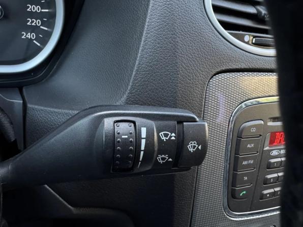 Ford Focus II Рестайлинг с пробегом 2010 года, цена 649 000 рублей, 221251 км, седан, Автокод Объявления