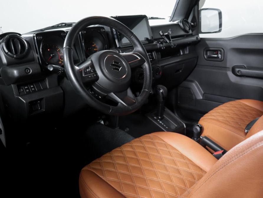 Suzuki Jimny IV Москва  - изображение 14