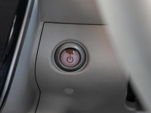 Nissan Leaf I (ZE0/AZE0) с пробегом 2011 года, цена 1 000 000 рублей, 136884 км, хэтчбек, Автокод Объявления