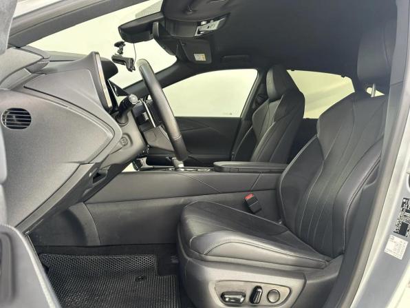 Lexus RX V с пробегом 2022 года, цена 8 288 000 рублей, 27884 км, внедорожник, Автокод Объявления