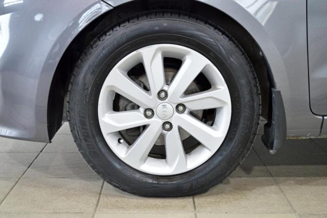 Kia Rio III Рестайлинг с пробегом 2016 года, цена 1 075 000 рублей, 124000 км, седан, Автокод Объявления
