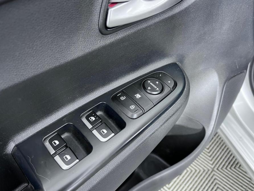 Kia Rio IV Ростов-на-Дону  - изображение 17