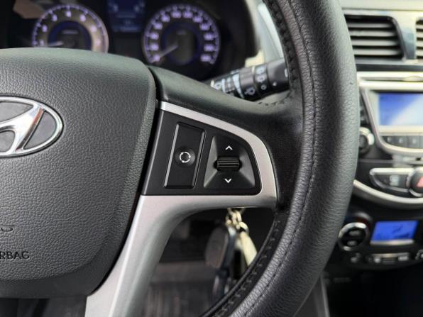 Hyundai Solaris I с пробегом 2012 года, цена 750 000 рублей, 140020 км, хэтчбек, Автокод Объявления