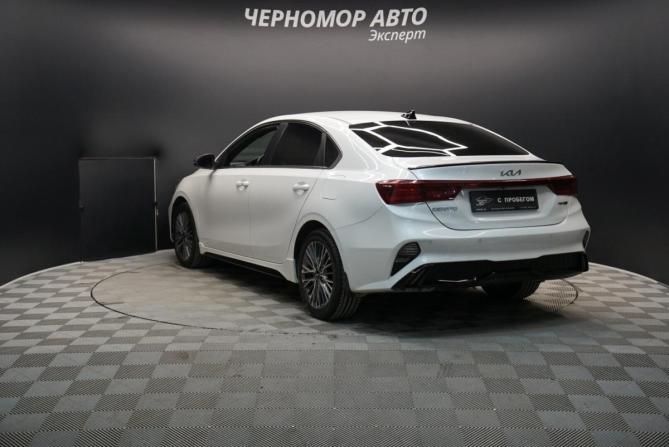 Kia Cerato IV Рестайлинг с пробегом 2022 года, цена 2 477 000 рублей, 77000 км, седан, Автокод Объявления