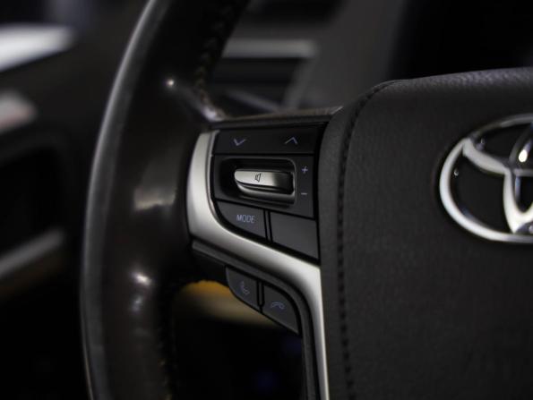 Toyota Land Cruiser Prado 150 Series Рестайлинг 2 с пробегом 2018 года, цена 3 889 000 рублей, 172476 км, внедорожник, Автокод Объявления