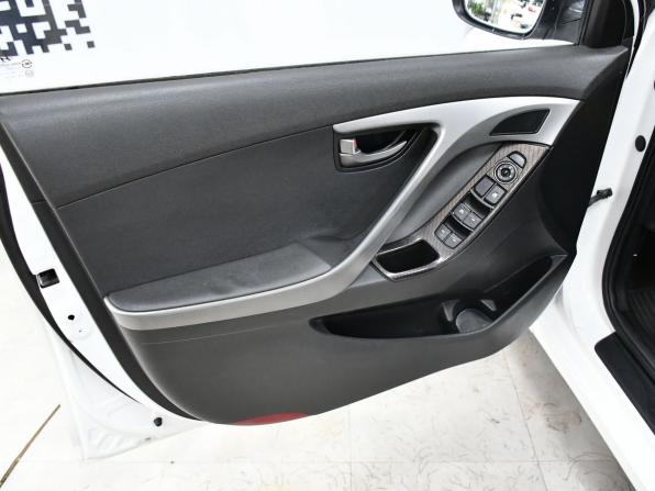 Hyundai Avante V с пробегом 2011 года, цена 925 000 рублей, 171607 км, седан, Автокод Объявления