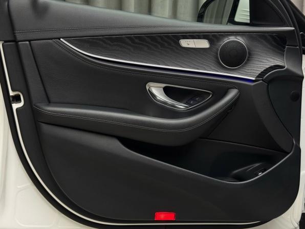 Mercedes-Benz E-Класс V (W213 S213 C238) Рестайлинг с пробегом 2021 года, цена 4 049 000 рублей, 122754 км, седан, Автокод Объявления