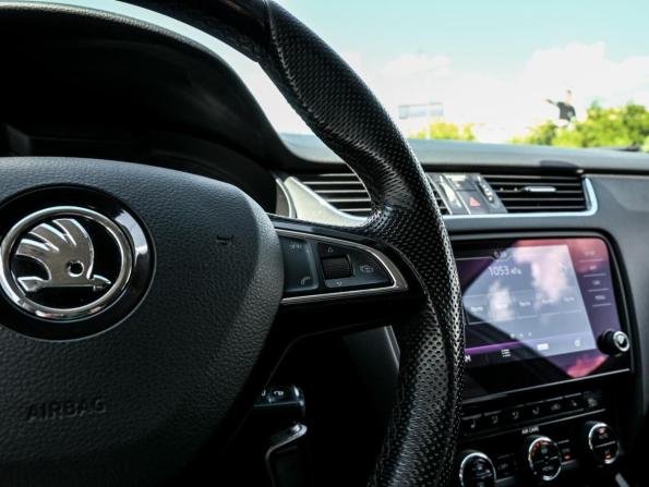 Skoda Octavia III (A7) Рестайлинг с пробегом 2017 года, цена 2 170 000 рублей, 147314 км, лифтбек, Автокод Объявления