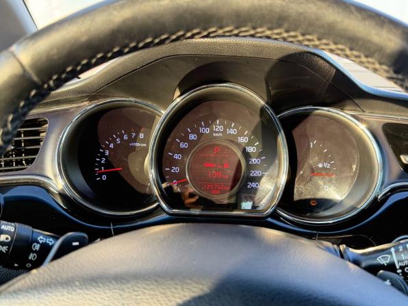 Kia Ceed II Рестайлинг с пробегом 2017 года, цена 1 230 000 рублей, 125300 км, хэтчбек, Автокод Объявления