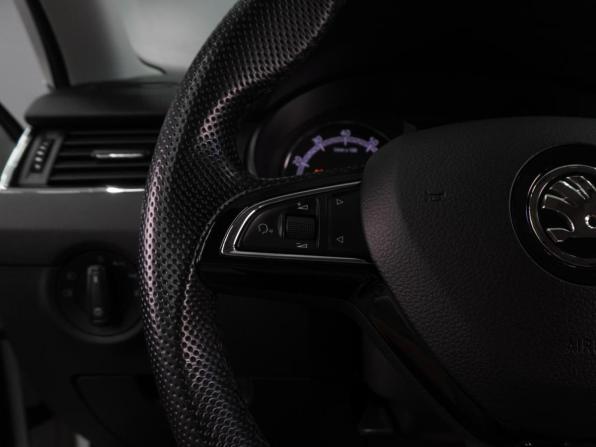 Skoda Octavia III (A7) Рестайлинг с пробегом 2019 года, цена 2 170 000 рублей, 83176 км, лифтбек, Автокод Объявления