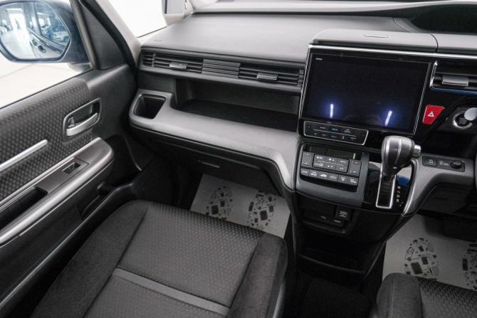 Honda Stepwgn V Рестайлинг с пробегом 2019 года, цена 2 499 000 рублей, 56111 км, минивэн, Автокод Объявления
