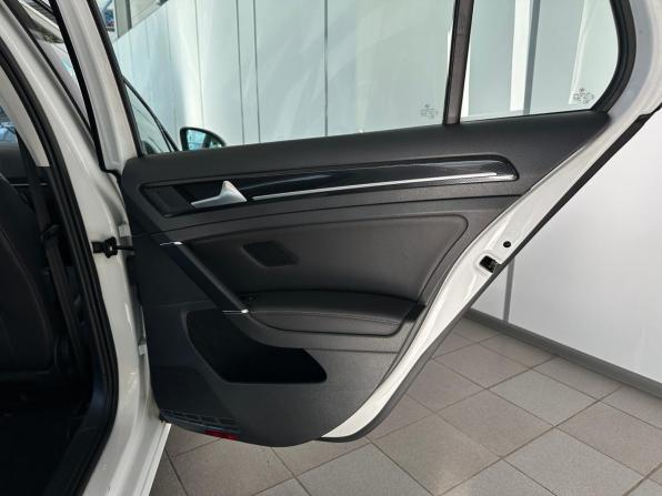 Volkswagen Golf VII с пробегом 2013 года, цена 1 200 000 рублей, 178808 км, хэтчбек, Автокод Объявления