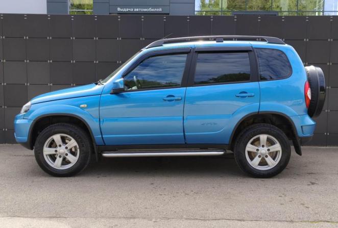 Chevrolet Niva I Рестайлинг с пробегом 2017 года, цена 895 000 рублей, 57833 км, внедорожник, Автокод Объявления