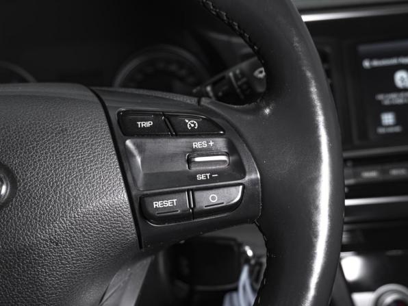 Hyundai Elantra VI (AD) Рестайлинг с пробегом 2019 года, цена 1 650 000 рублей, 140181 км, седан, Автокод Объявления